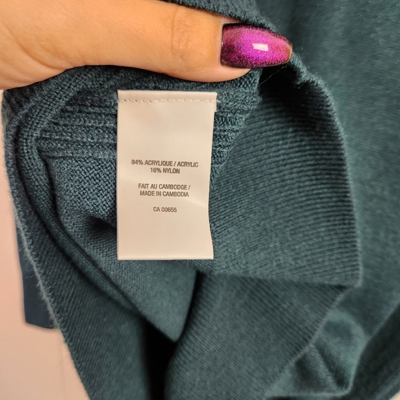 Reitmans Green Stretchy Fuzzy Cozy Long Sleeve Sweater Crew Neck New NWT Small - Picture 6 of 7